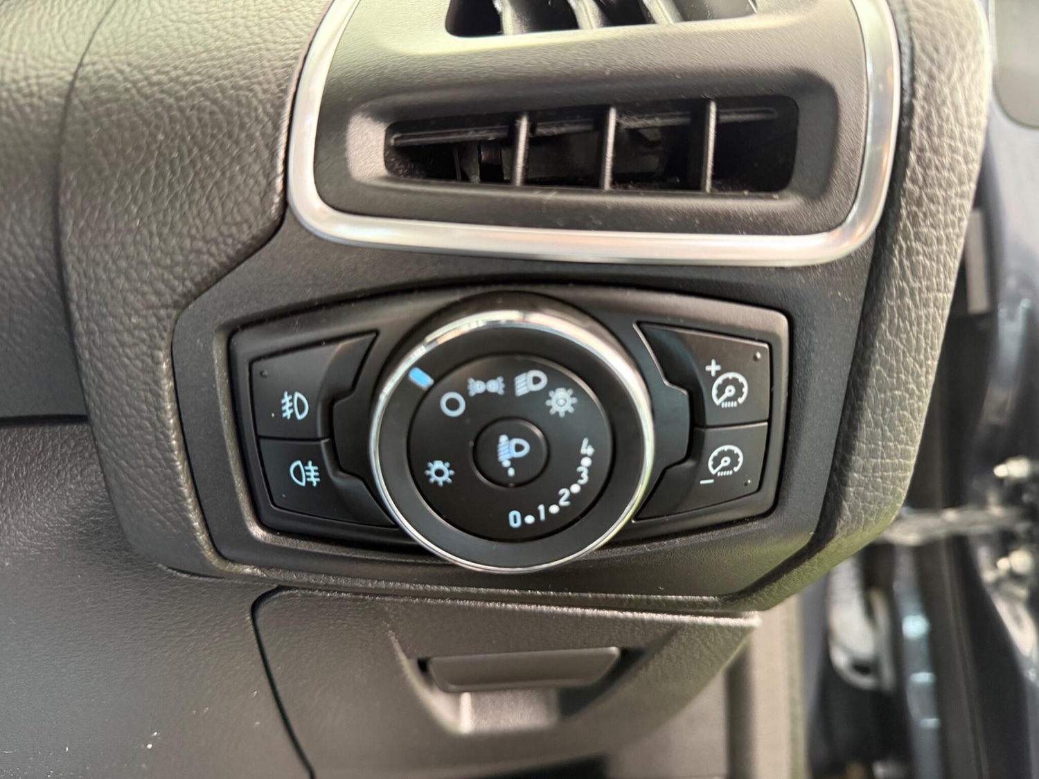 Used Ford Focus 2011 for sale - 76839842: Photo 42