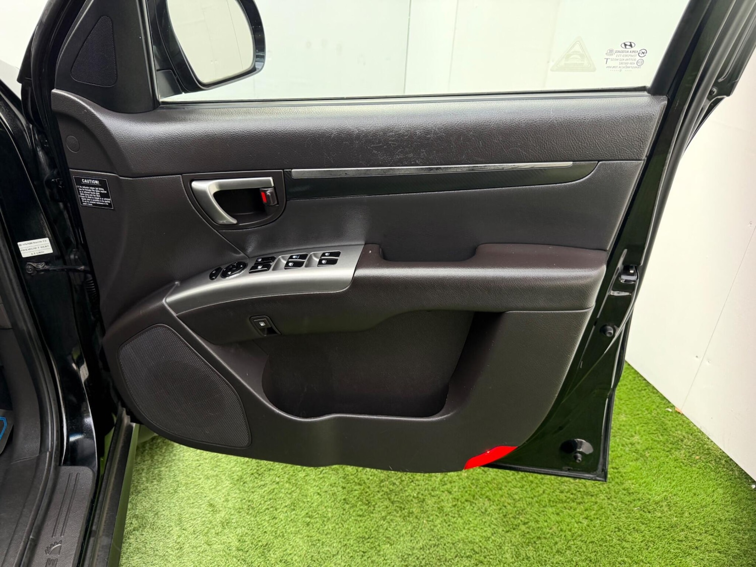 Used Hyundai Santa Fe 2012 for sale - 76138118: Photo 17