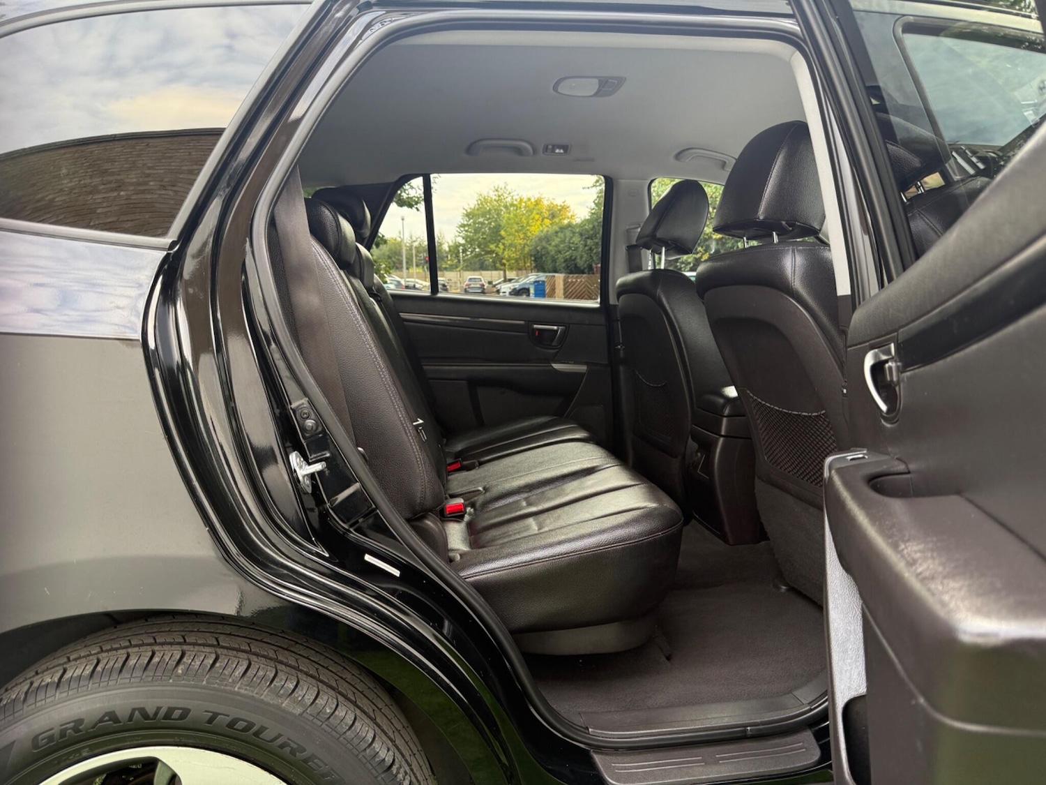 Used Hyundai Santa Fe 2012 for sale - 76138118: Photo 18