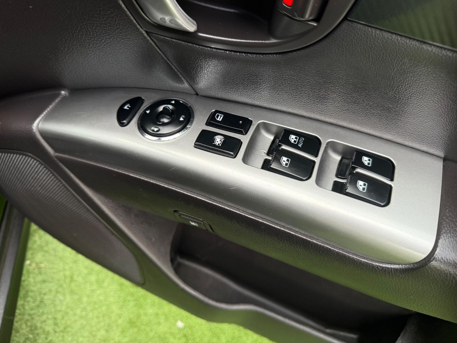 Used Hyundai Santa Fe 2012 for sale - 76138118: Photo 44