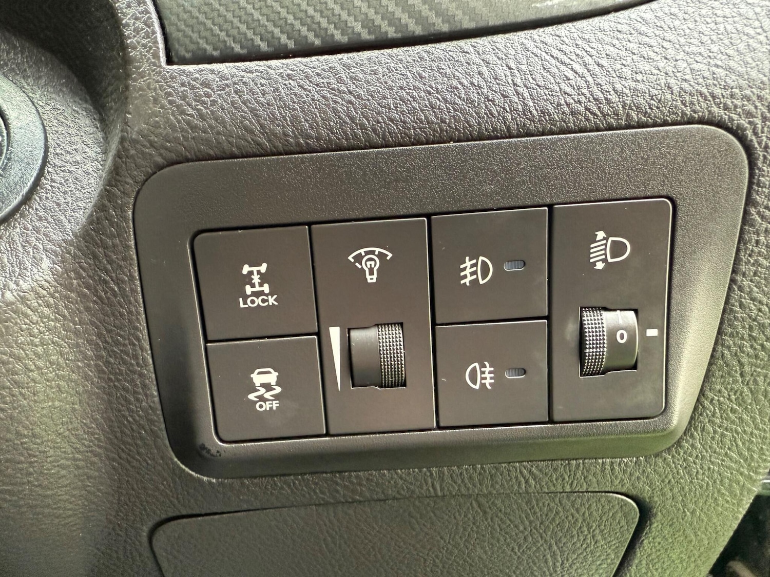 Used Hyundai Santa Fe 2012 for sale - 76138118: Photo 46