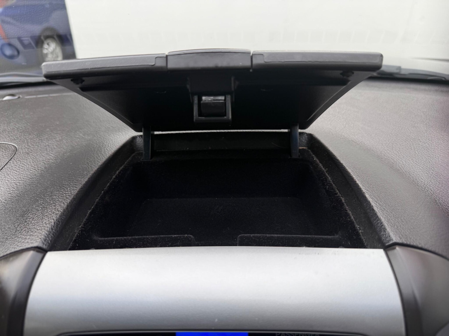 Used Hyundai Santa Fe 2012 for sale - 76138118: Photo 47