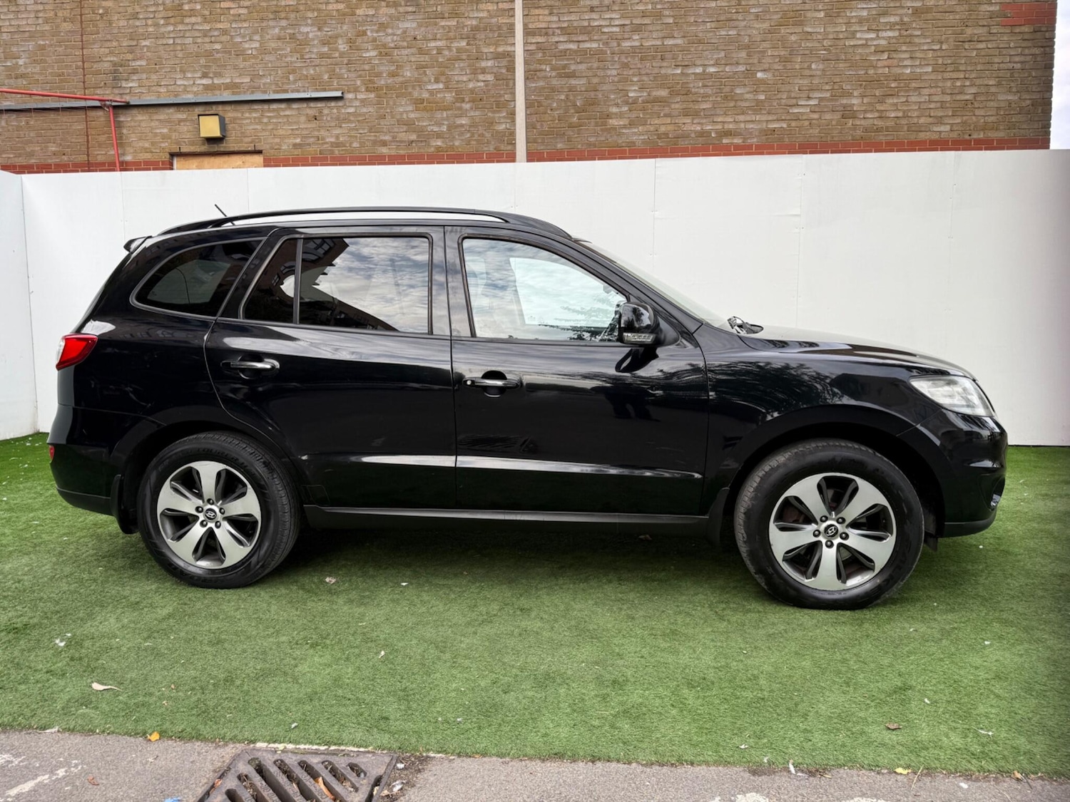 Used Hyundai Santa Fe 2012 for sale - 76138118: Photo 5