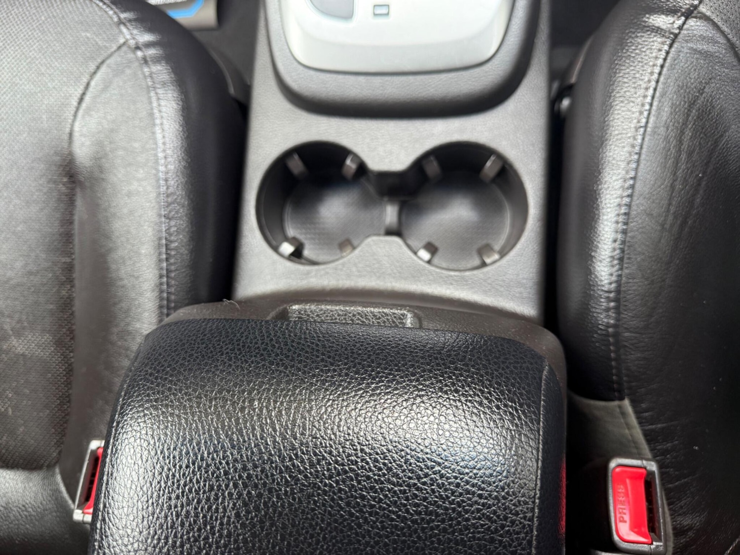 Used Hyundai Santa Fe 2012 for sale - 76138118: Photo 57