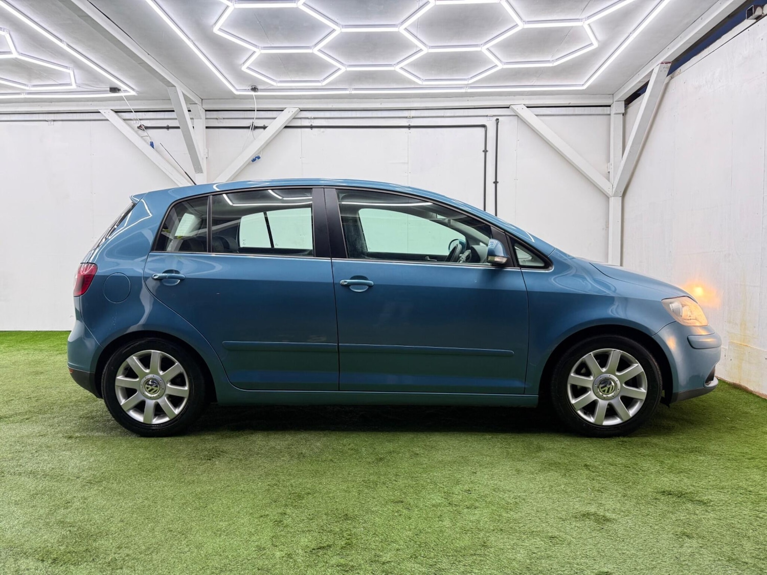 Used Volkswagen Golf Plus for sale - 77343974: Photo 2