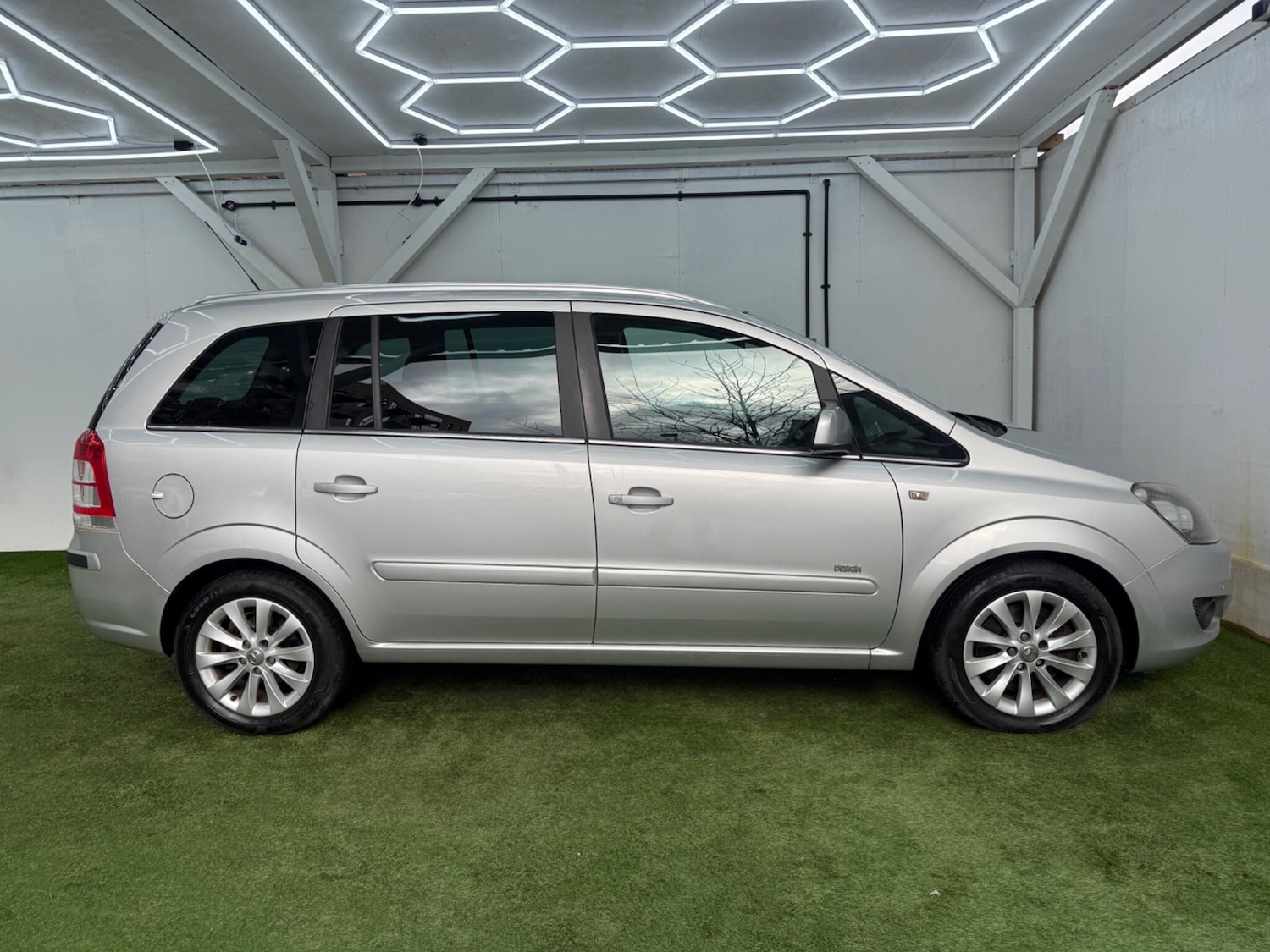 Used Vauxhall Zafira for sale - 77511328: Photo 2