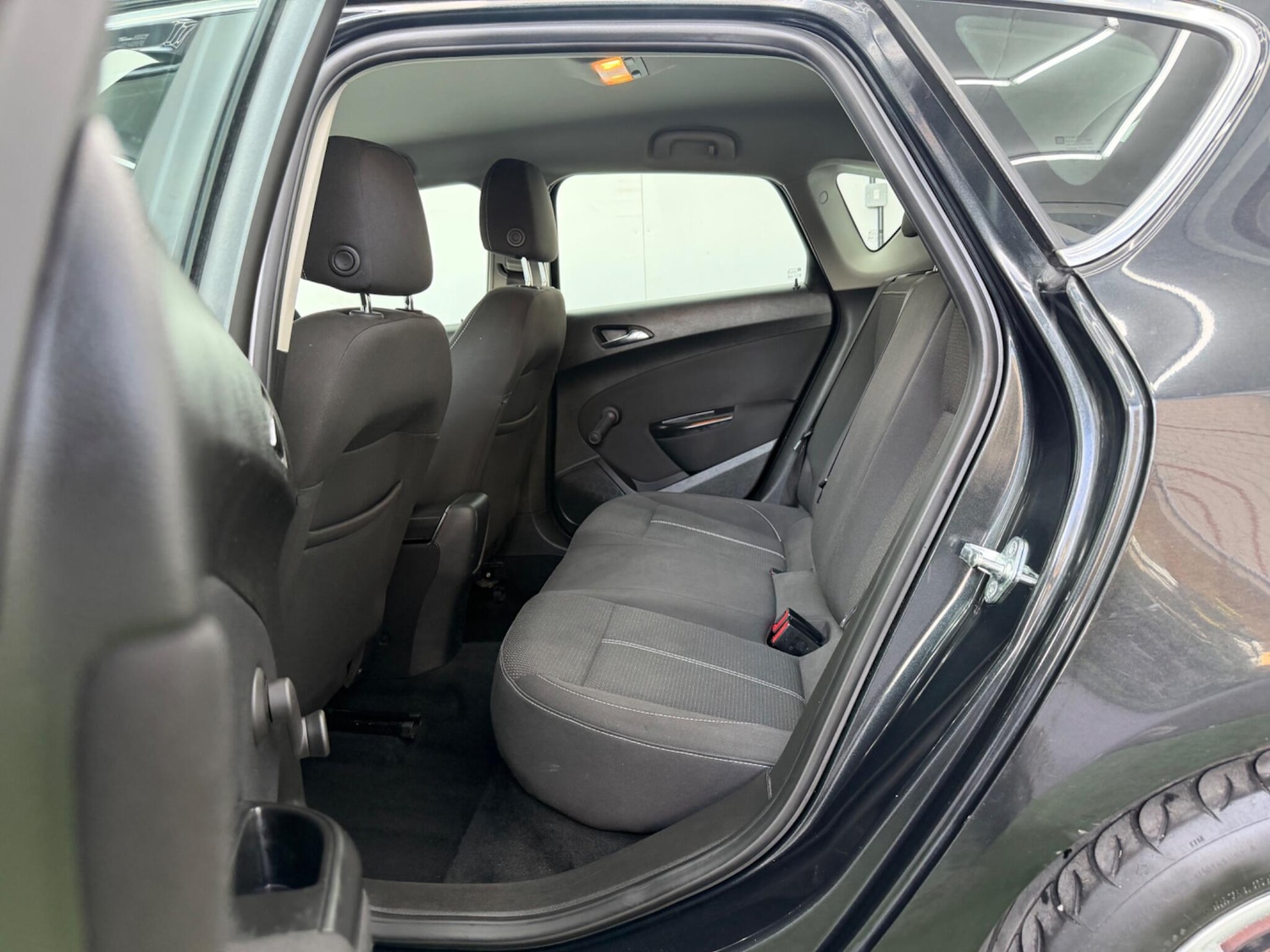 Used Vauxhall Astra 2013 for sale - 77892928: Photo 22