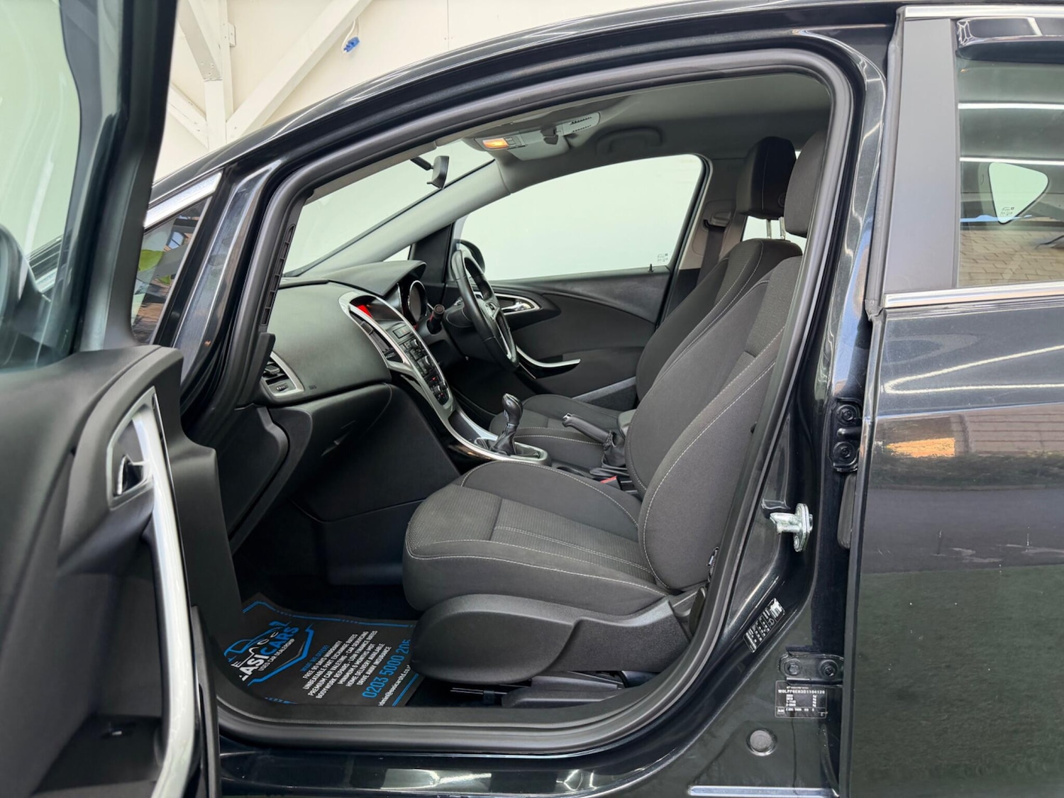 Used Vauxhall Astra 2013 for sale - 77892928: Photo 25