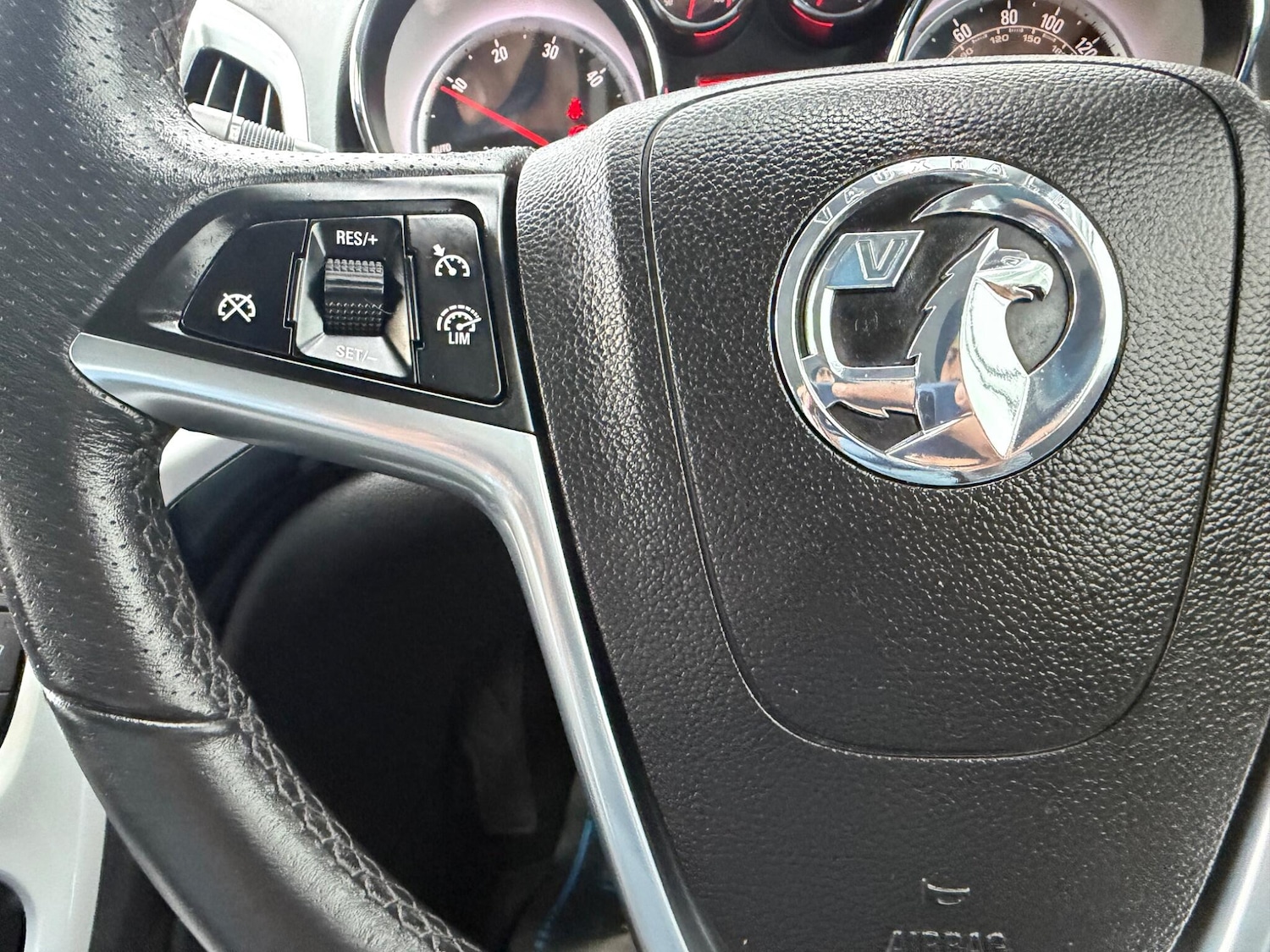 Used Vauxhall Astra 2013 for sale - 77892928: Photo 34