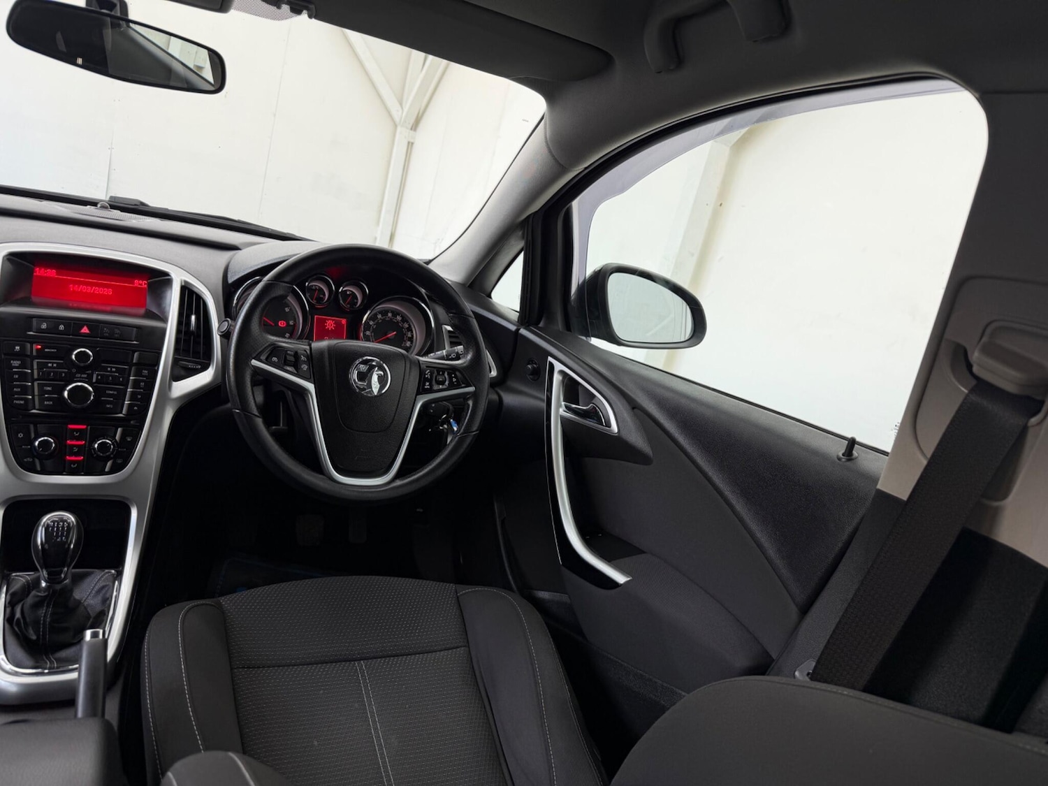 Used Vauxhall Astra 2013 for sale - 77892928: Photo 39