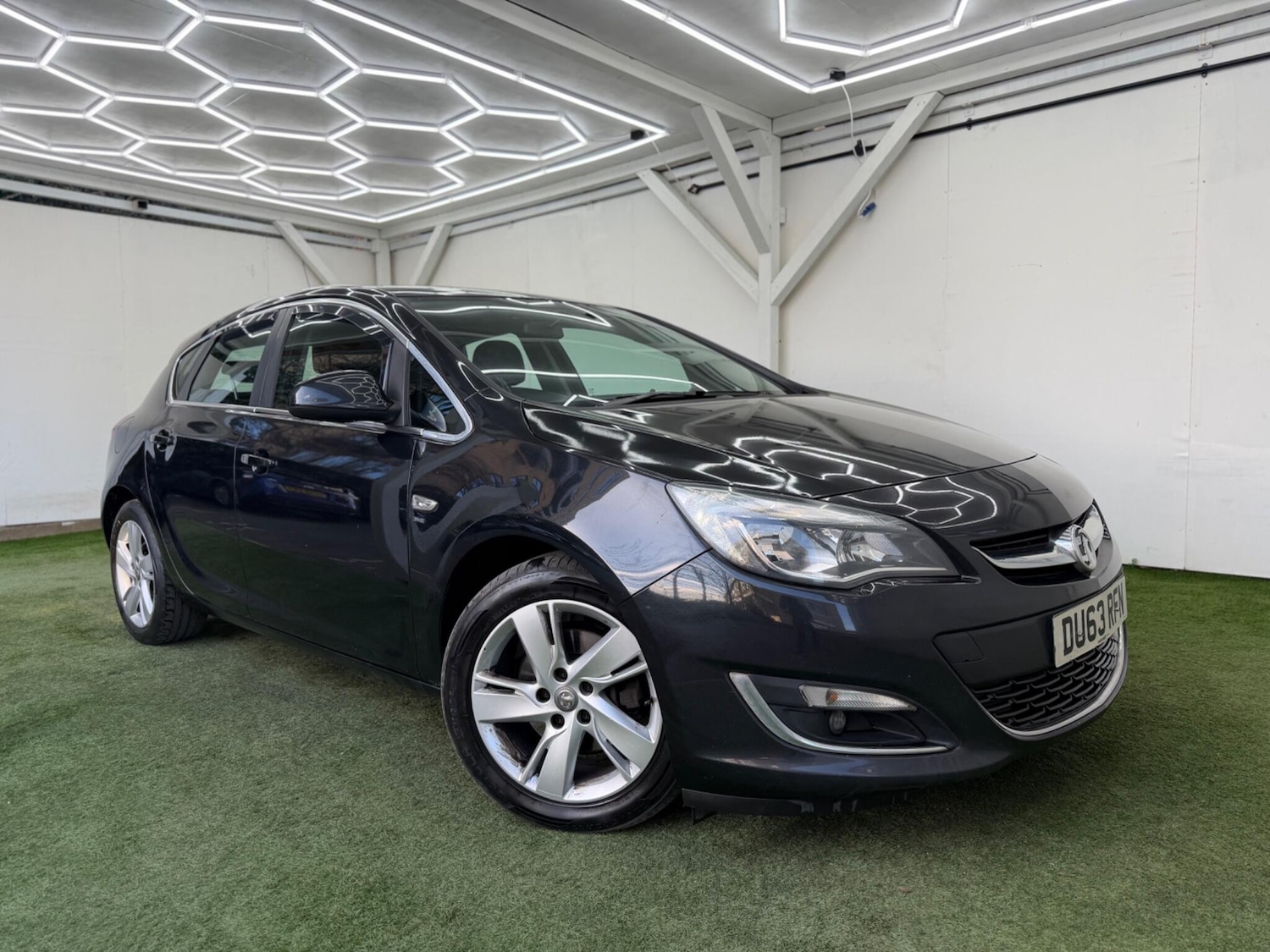 Used Vauxhall Astra 2013 for sale - 77892928: Photo 4