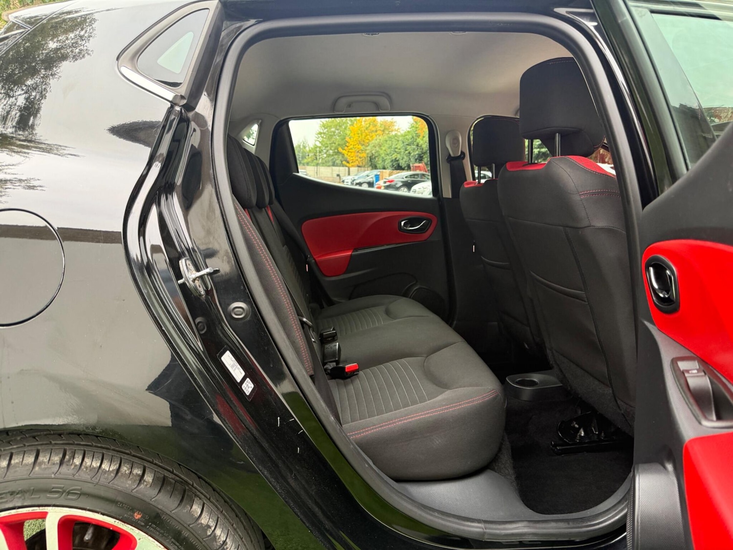 Used Renault Clio 2014 for sale - 76239602: Photo 18