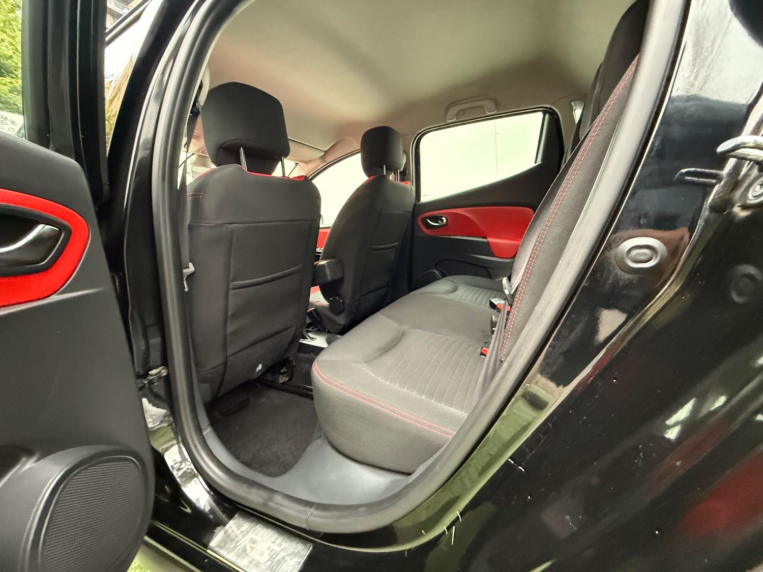 Used Renault Clio 2014 for sale - 76239602: Photo 23