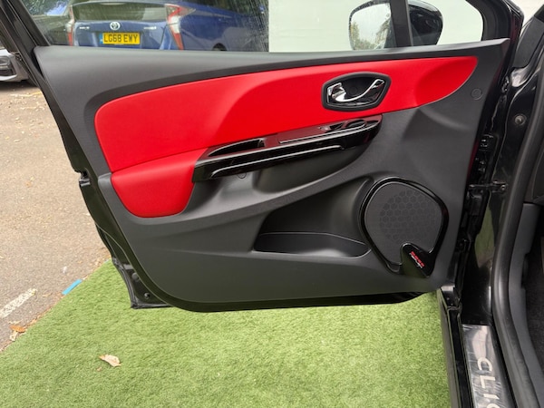 Used Renault Clio 2014 for sale - 76239602: Photo 27