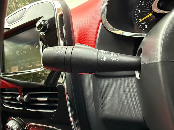 Used Renault Clio 2014 for sale - 76239602: Photo 36