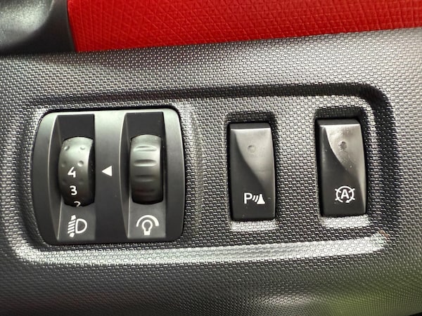 Used Renault Clio 2014 for sale - 76239602: Photo 42