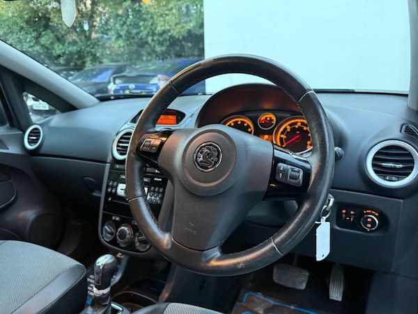 Used Vauxhall Corsa 2010 for sale - 76188811: Photo 2
