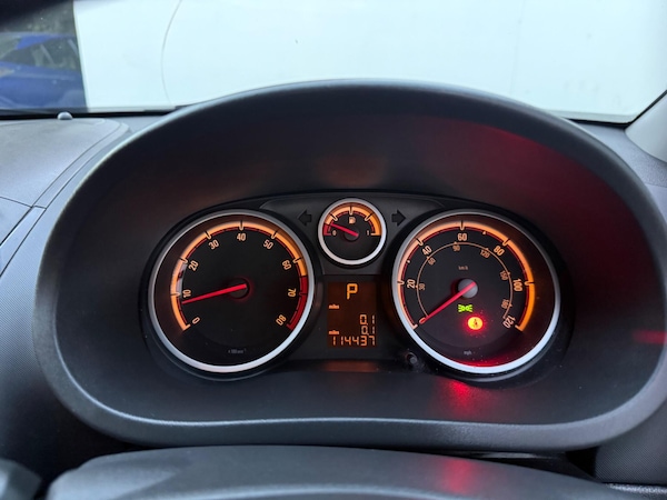 Used Vauxhall Corsa 2010 for sale - 76188811: Photo 32