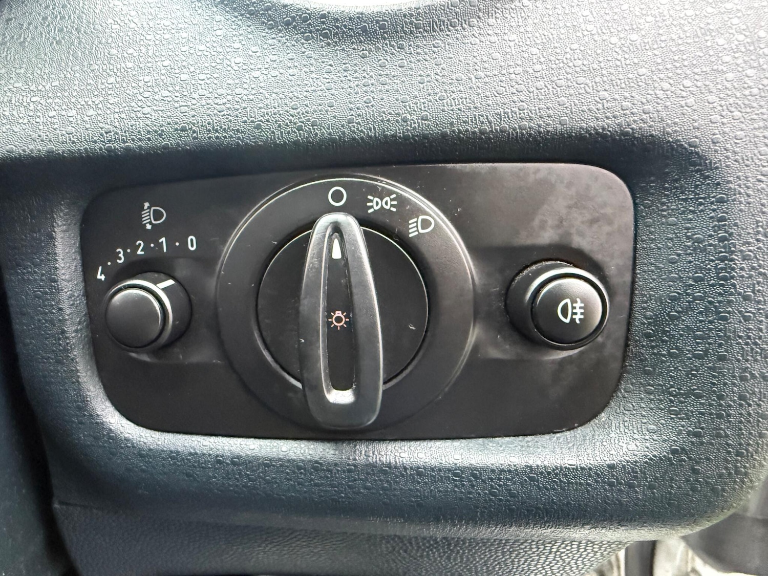 Used Ford Fiesta 2012 for sale - 77331132: Photo 40