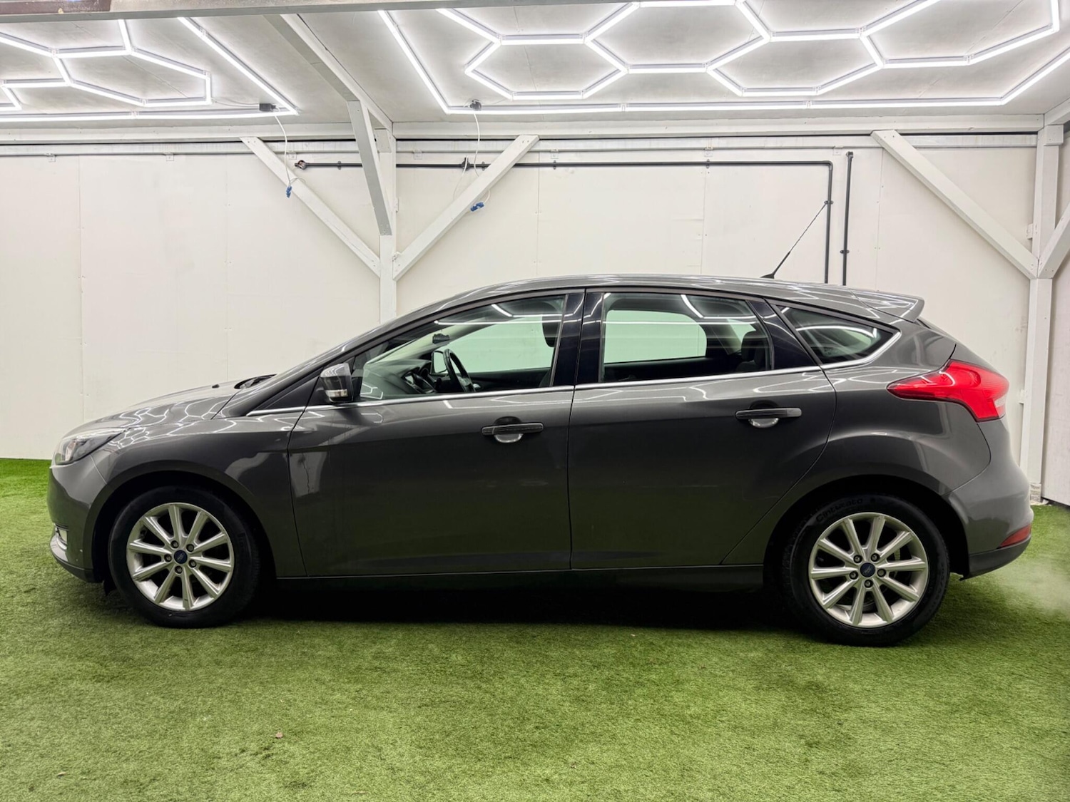 Used Ford Focus 2015 for sale - 77130677: Photo 10