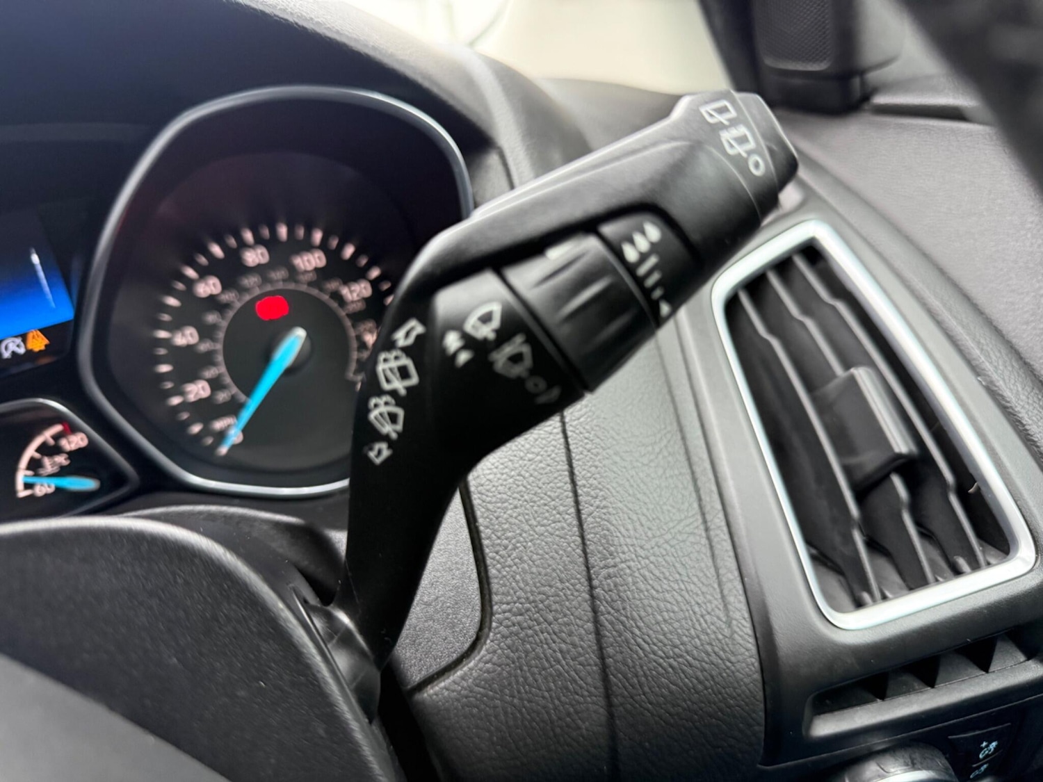 Used Ford Focus 2015 for sale - 77130677: Photo 37