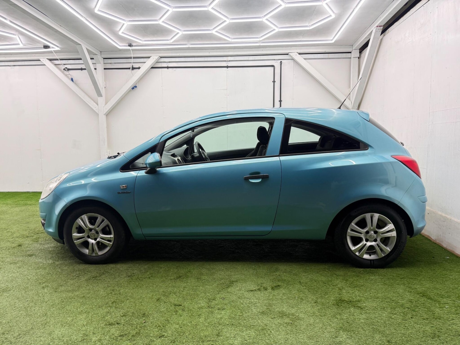 Used Vauxhall Corsa 2010 for sale - 77343862: Photo 10