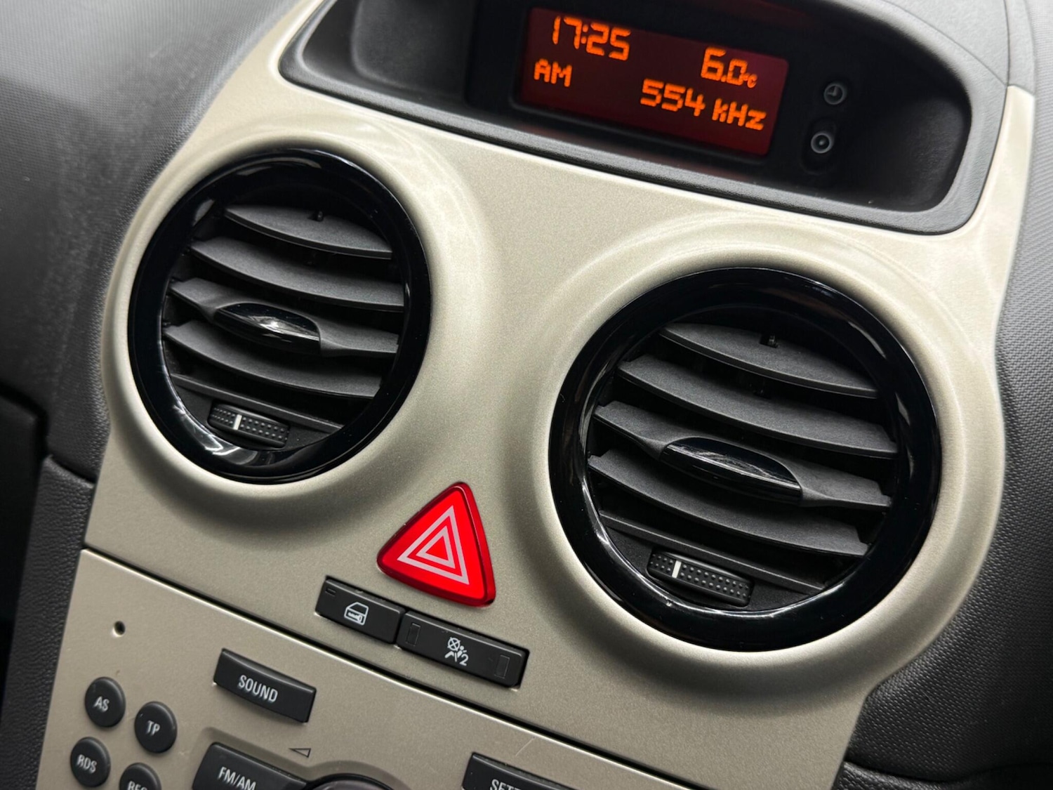 Used Vauxhall Corsa 2010 for sale - 77343862: Photo 41