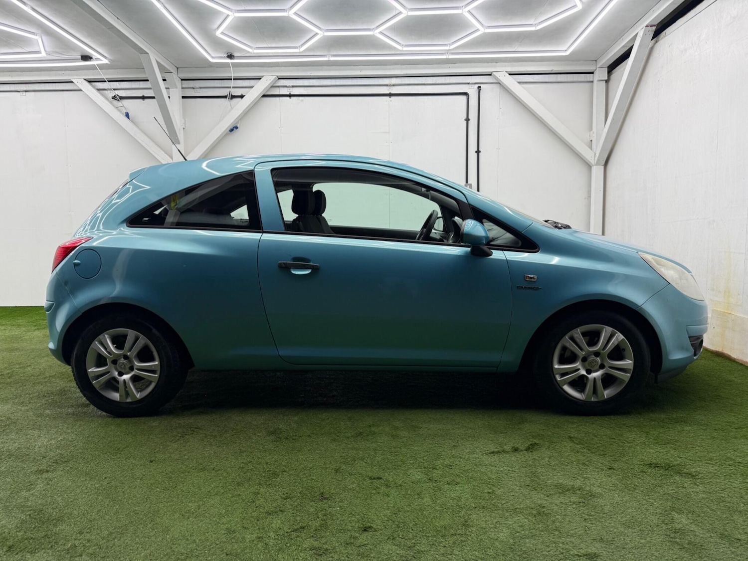 Used Vauxhall Corsa 2010 for sale - 77343862: Photo 5