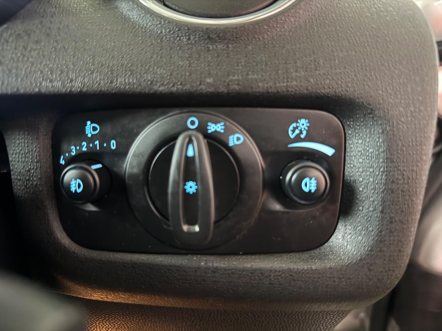 Used Ford Fiesta 2013 for sale - 76976137: Photo 41