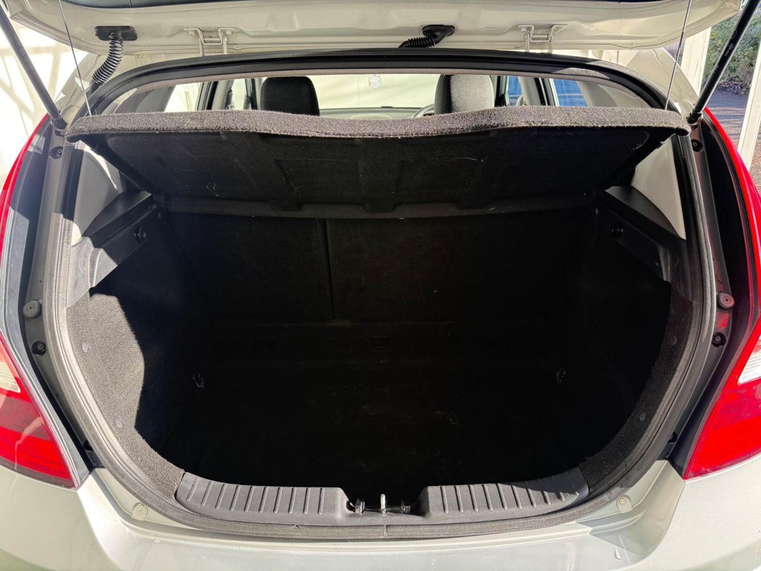 Used Hyundai i30 2010 for sale - 76802305: Photo 8