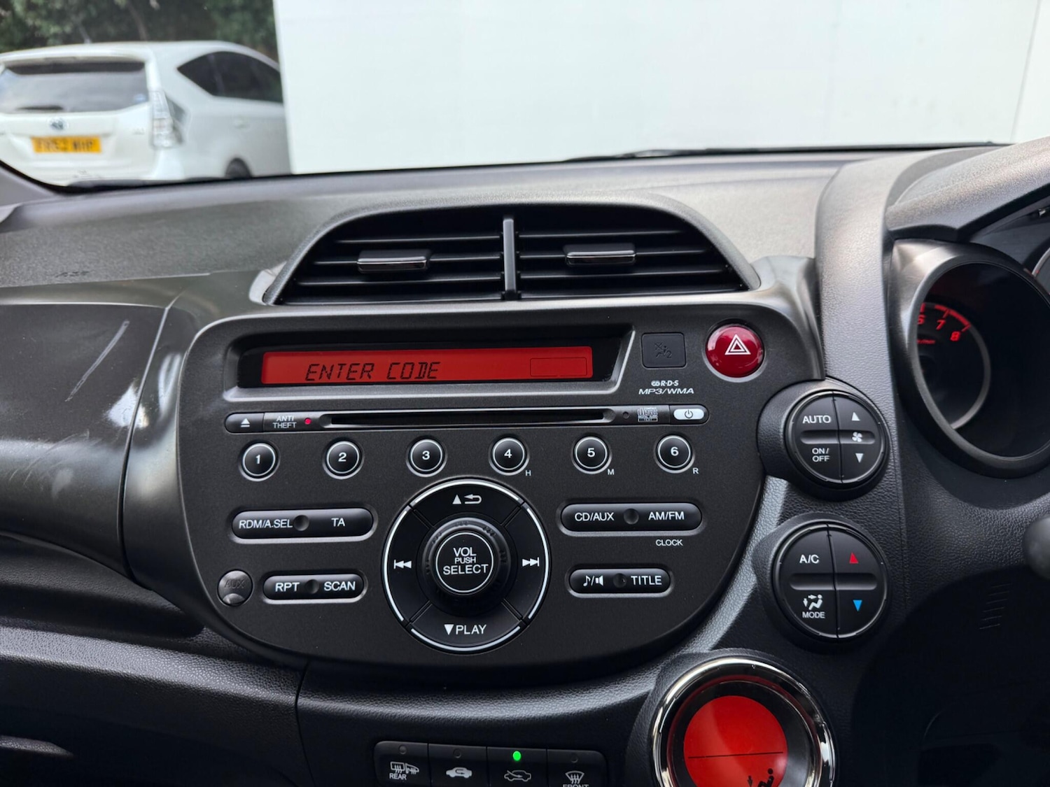 Used Honda Jazz 2015 for sale - 76484446: Photo 29