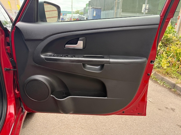Used Kia Venga 2013 for sale - 74934370: Photo 17