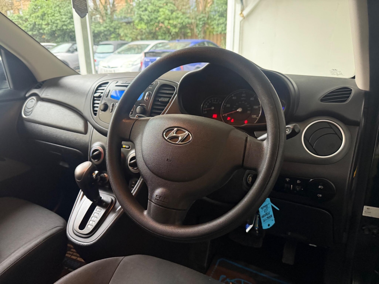 Used Hyundai i10 2011 for sale - 76990788: Photo 14