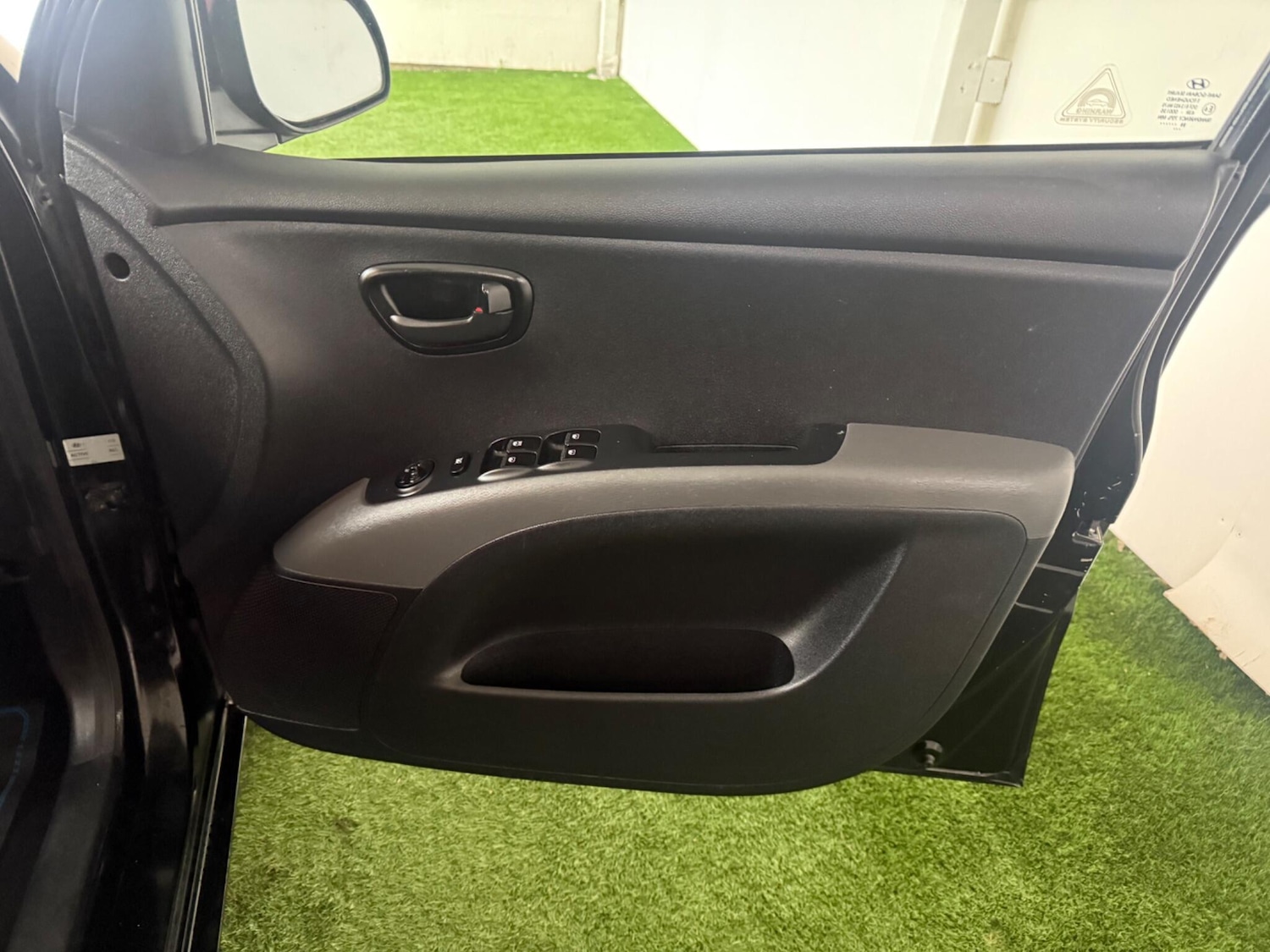 Used Hyundai i10 2011 for sale - 76990788: Photo 16