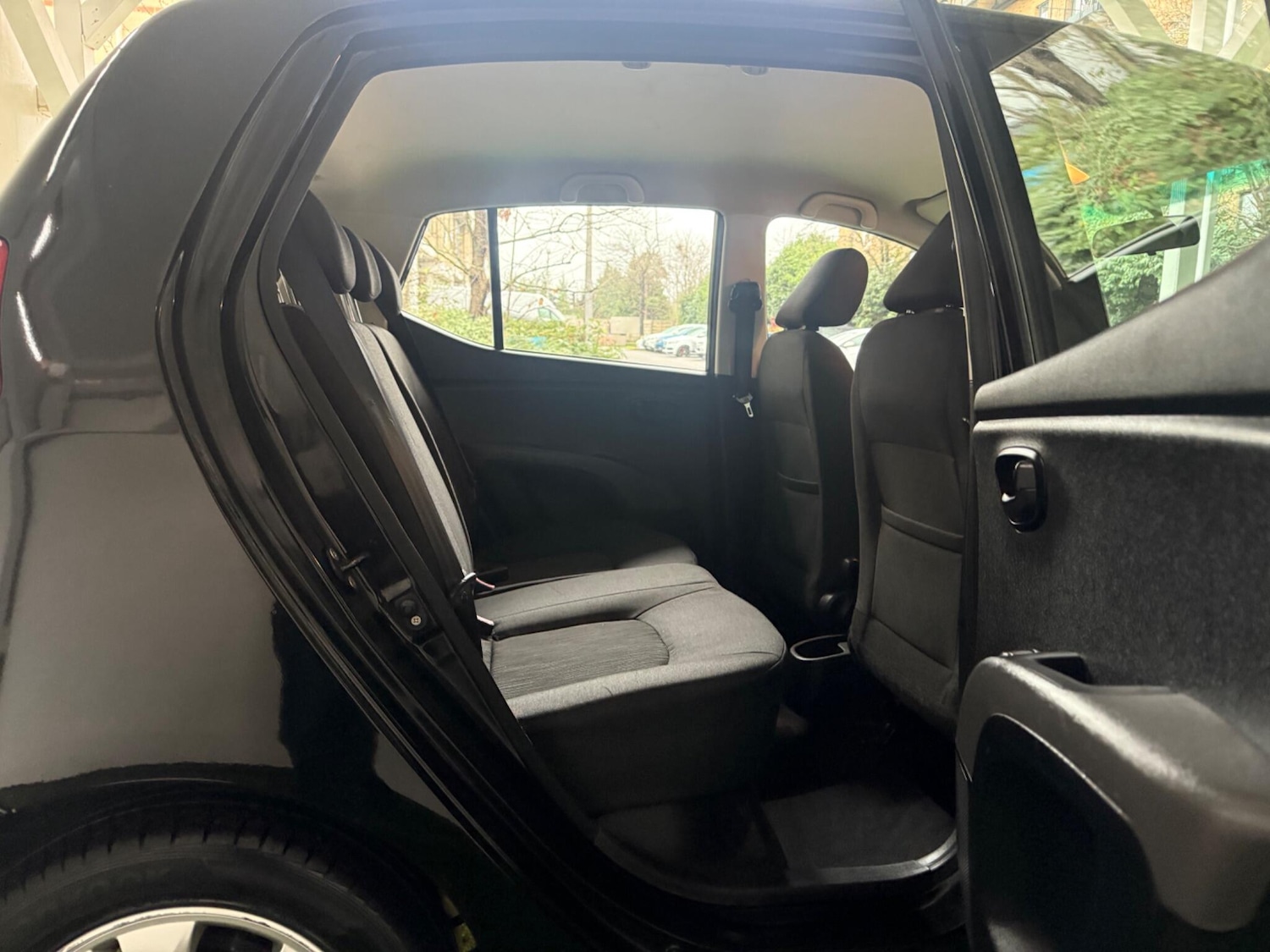 Used Hyundai i10 2011 for sale - 76990788: Photo 17