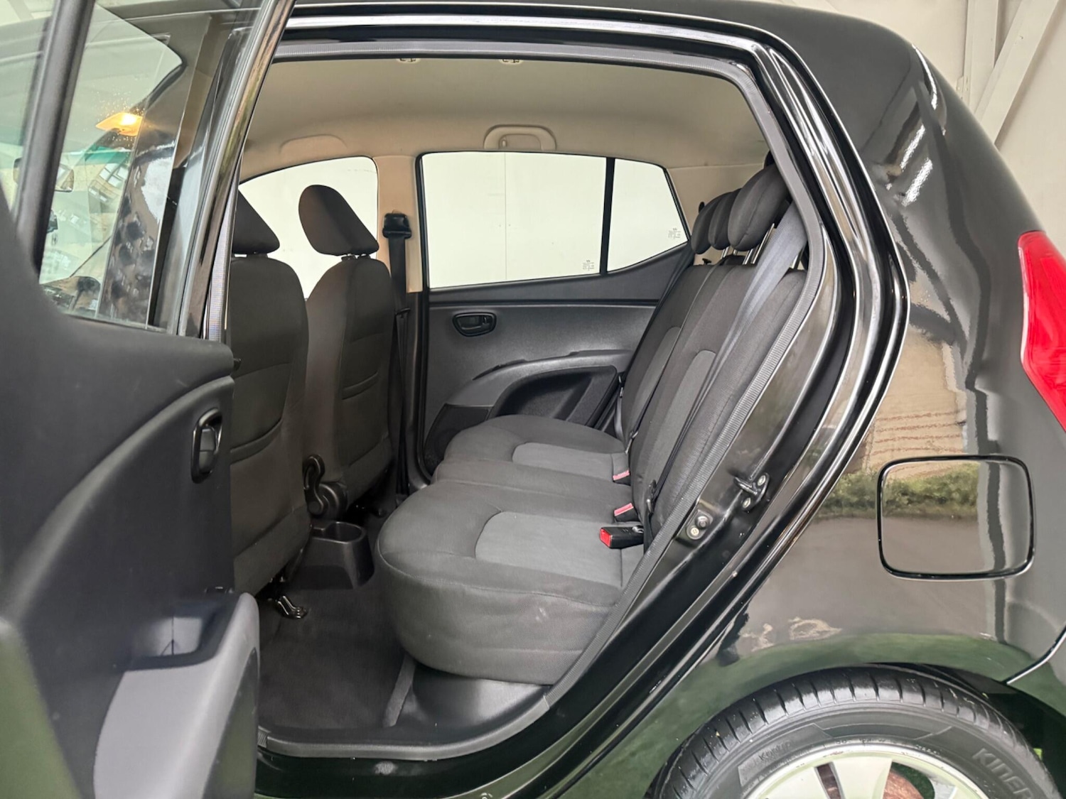 Used Hyundai i10 2011 for sale - 76990788: Photo 21