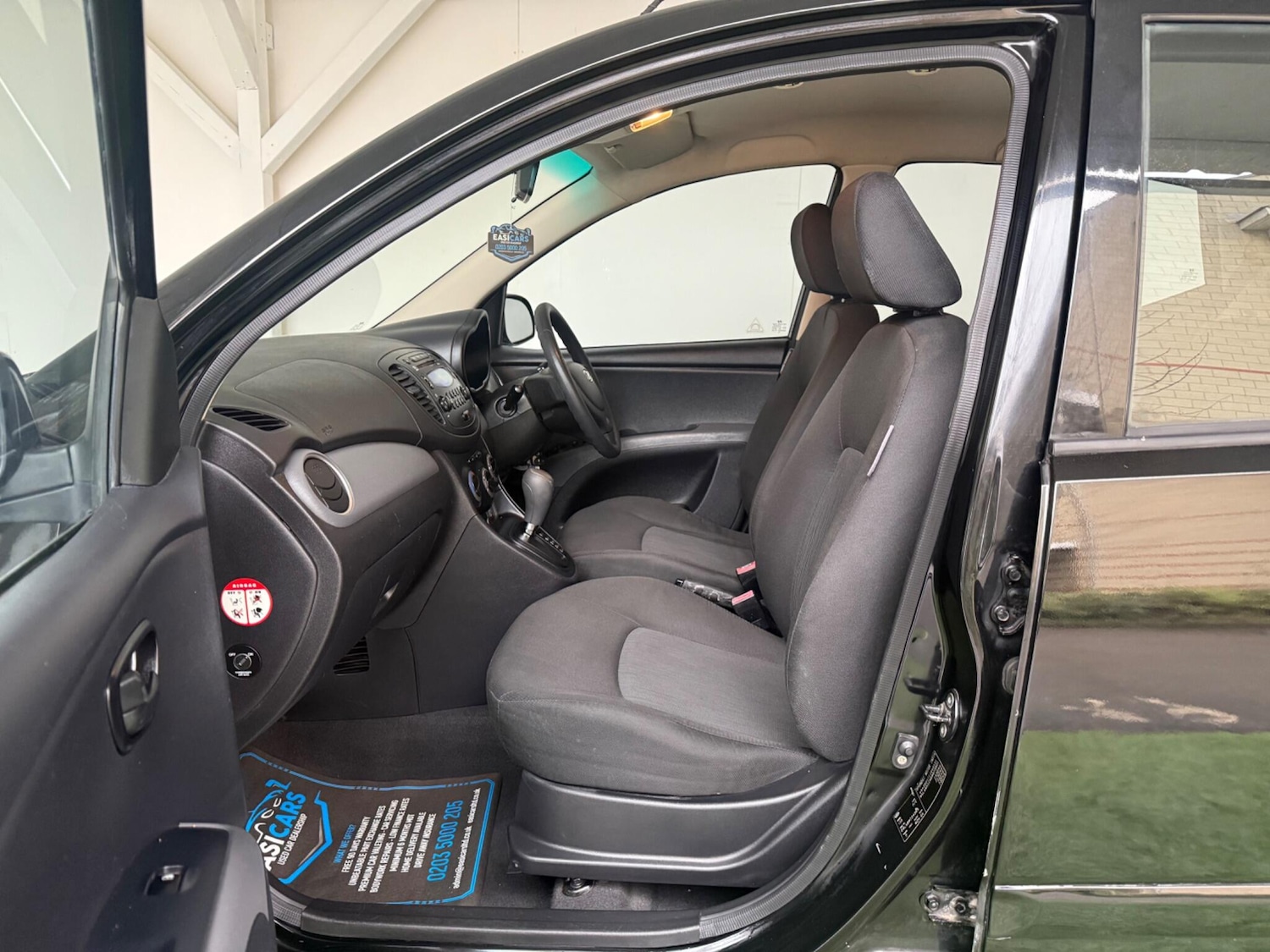 Used Hyundai i10 2011 for sale - 76990788: Photo 24