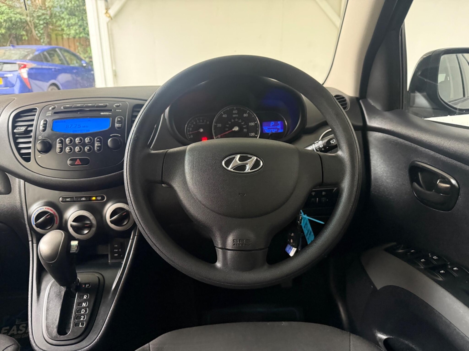 Used Hyundai i10 2011 for sale - 76990788: Photo 31