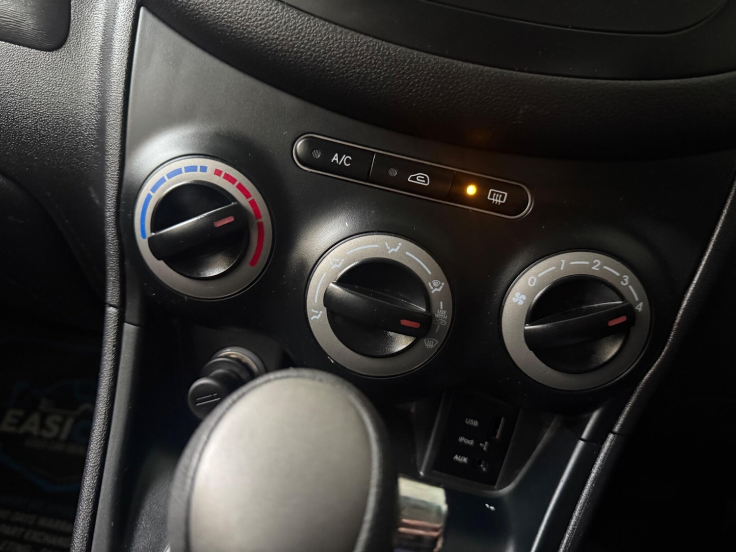 Used Hyundai i10 2011 for sale - 76990788: Photo 41