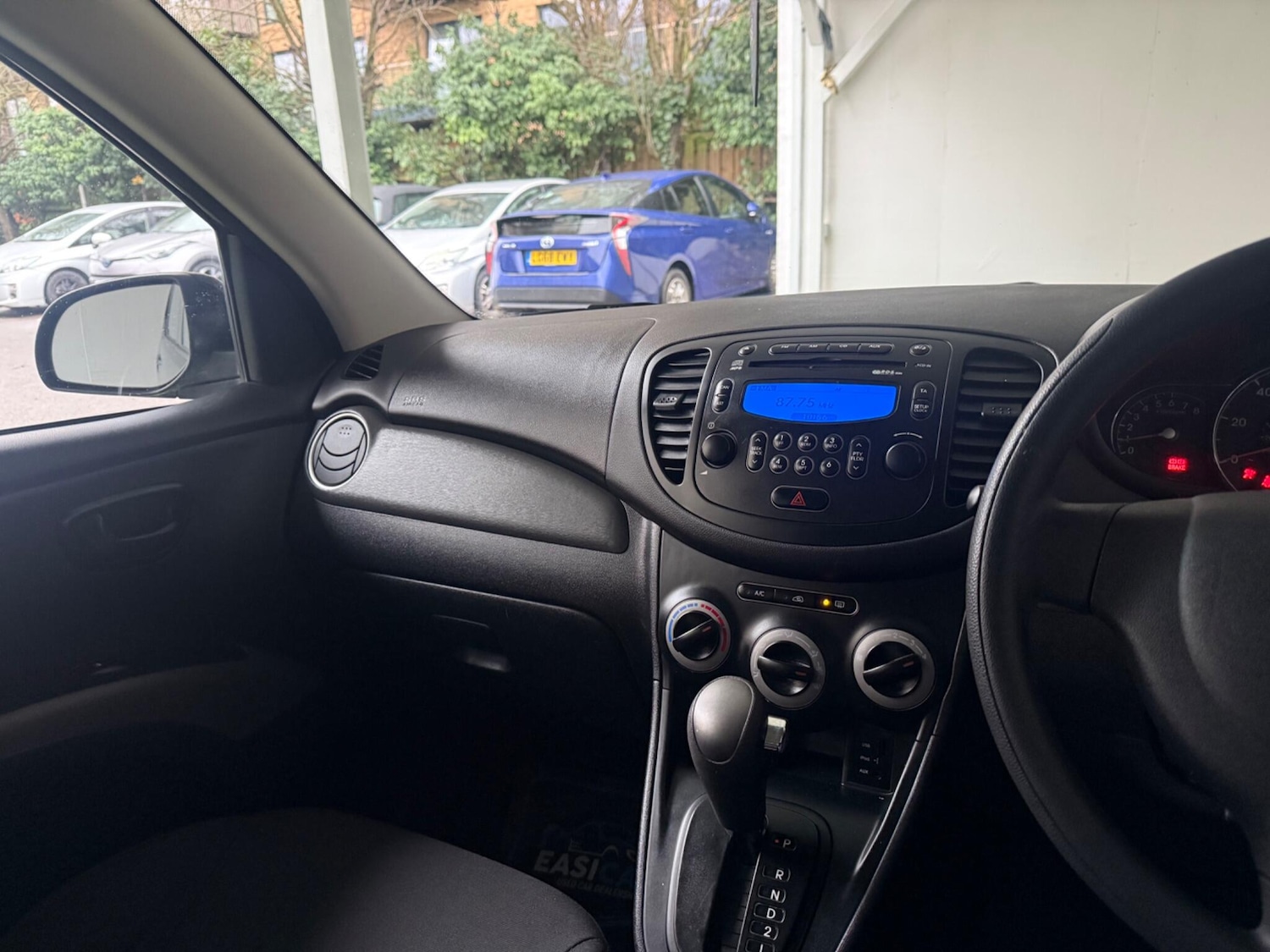 Used Hyundai i10 2011 for sale - 76990788: Photo 44