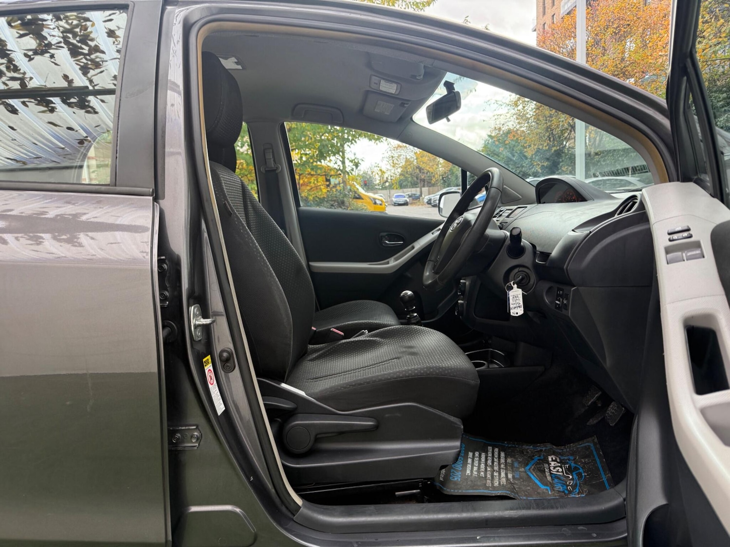 Used Toyota Yaris 2011 for sale - 76398154: Photo 14