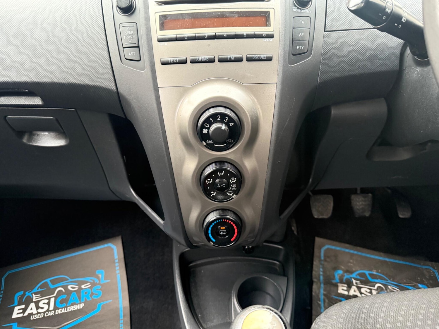 Used Toyota Yaris 2011 for sale - 76398154: Photo 29