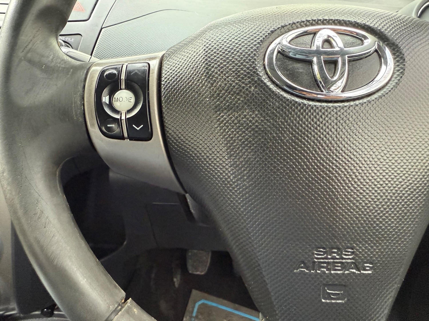 Used Toyota Yaris 2011 for sale - 76398154: Photo 33