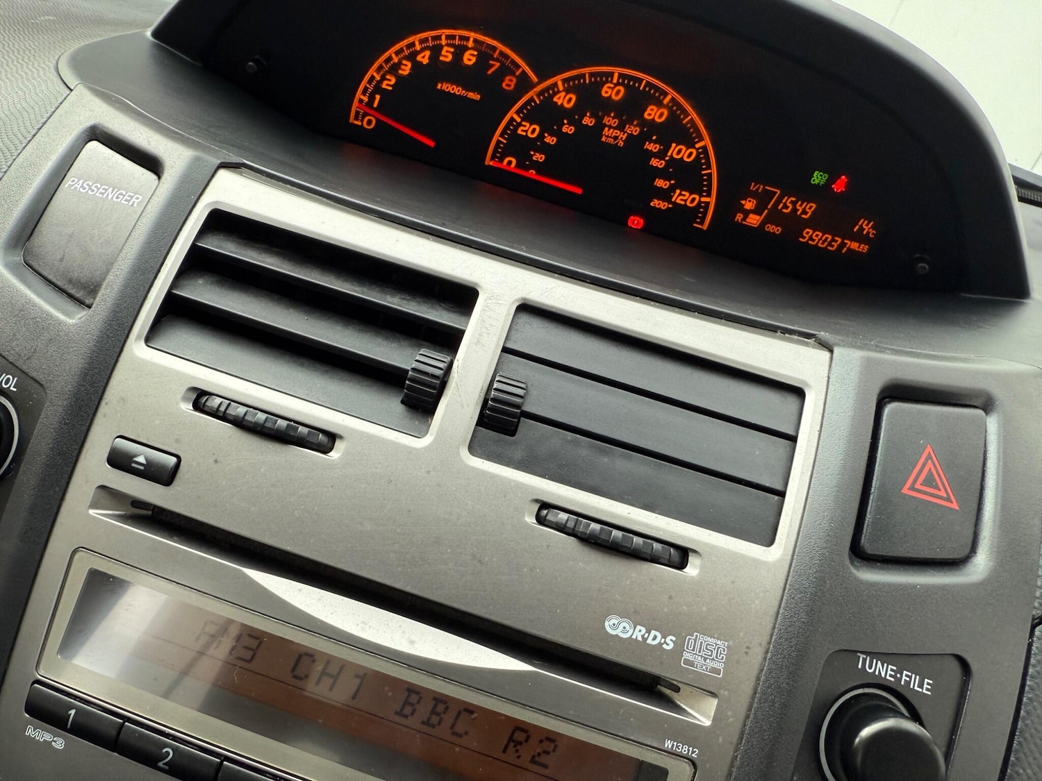 Used Toyota Yaris 2011 for sale - 76398154: Photo 41