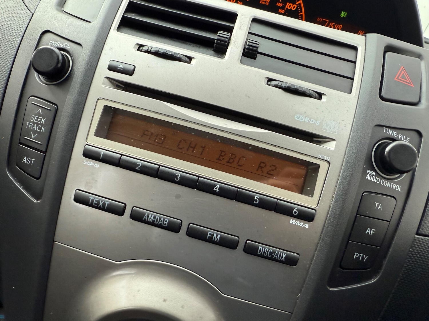 Used Toyota Yaris 2011 for sale - 76398154: Photo 42