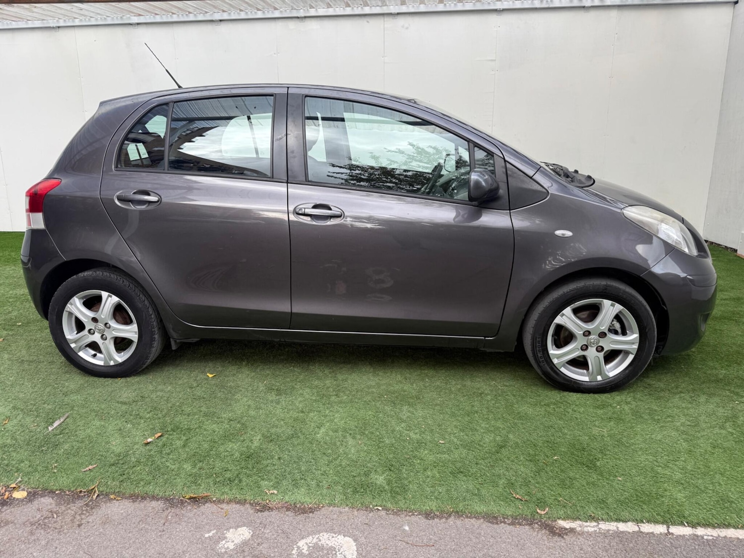 Used Toyota Yaris 2011 for sale - 76398154: Photo 5