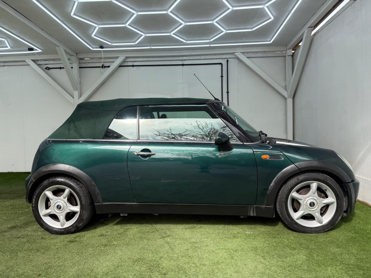 Used MINI Convertible for sale - 78148091: Photo 2