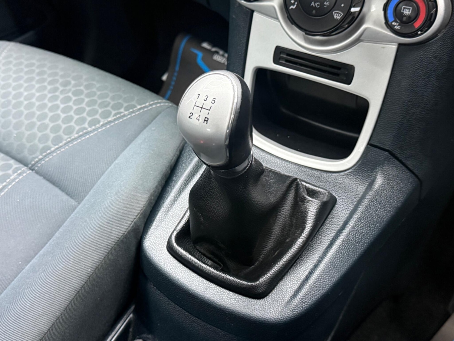 Used Ford Fiesta 2012 for sale - 77097827: Photo 48