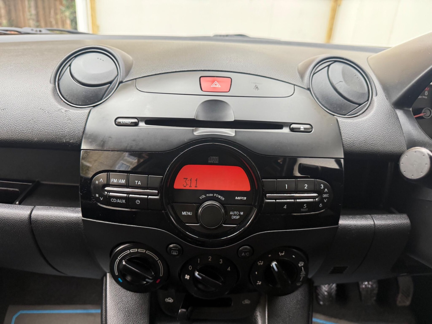 Used Mazda Mazda2 2012 for sale - 76823720: Photo 29