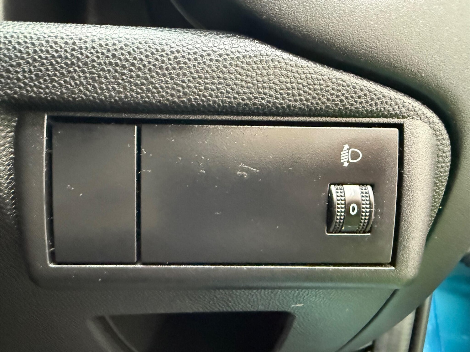 Used Mazda Mazda2 2012 for sale - 76823720: Photo 41